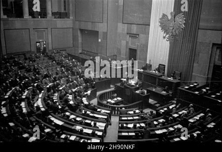 Warszawa, 1947-02-21. Posiedzenie Sejmu Ustawodawczego. NZ. Obrady w sali plenarnej. wb PAP Warschau, 21. Februar 1947. Eine Sitzung der Legislative Sejm. Im Bild: Debatten in einem Plenarsaal. wb PAP Stockfoto