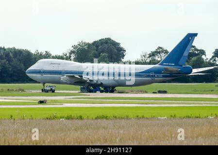 Das ehemalige Flugzeug SX-OAD des Olympic Airways Boeing 747 Jumbo Jet lagerte und entzog Teile auf dem Flugplatz Bruntingthorpe, Großbritannien. Altes Flugzeug Stockfoto