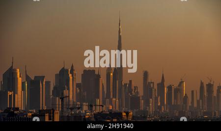 Gesamtansicht des Burj Khalifa, Dubai, Vereinigte Arabische Emirate. Bilddatum: Freitag, 26. November 2021. Bildnachweis sollte lauten: Anthony Devlin Stockfoto