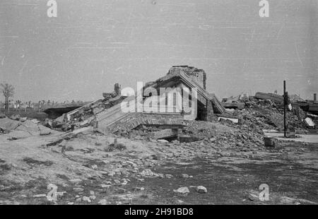 Oœwiêcim, 1947-04. Obóz konzentracyjny Auschwitz - Birkenau. kw PAP Dok³adny dzieñ wydarzenia nieustalony. Oswiecim, April 1947. Das Todeslager Auschwitz-Birkenau. kw PAP Stockfoto