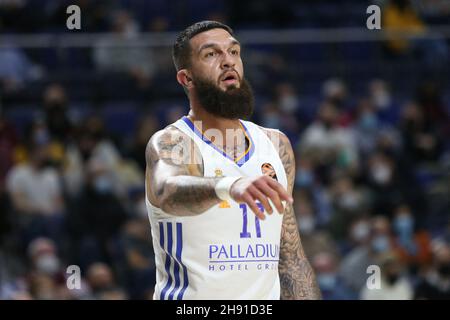 Vincent Poirier von Real Madrid während des Euroleague-Basketballspiels von Turkish Airlines zwischen Real Madrid und Maccabi Playtika Tel Aviv am 2. Dezember 2021 im Wizink Center in Madrid, Spanien. Foto von Laurent Lairys/ABACAPRESS.COM Stockfoto