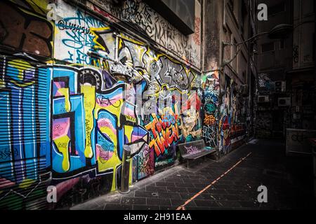 Melbourne, Australien - 31. Oktober 2021: Street Art und Graffiti im Centre Place, in der Nähe der Degraves St im zentralen Geschäftsviertel von Melbourne an einem Frühlingsmorgen in Victoria, A Stockfoto