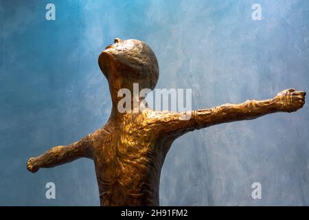 Bronzeskulptur Christi in der Kathedrale von Nordlicht - Alta Kirche Stockfoto