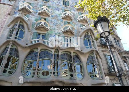 Barcelona, Spanien - 5. November 2021: Casa Batllo ist ein Gebäude im Zentrum von Barcelona, illustrative Editorial. Stockfoto