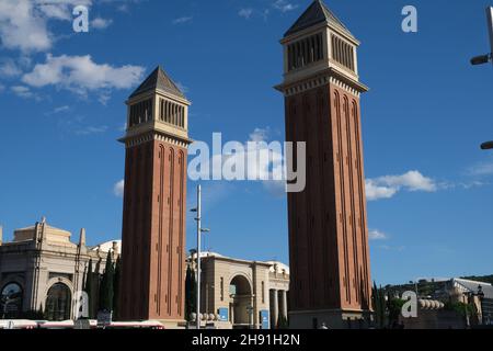 Barcelona, Spanien - 5. November 2021: Venetian Towers oder Torres Venecianes, illustrative Editorial. Stockfoto