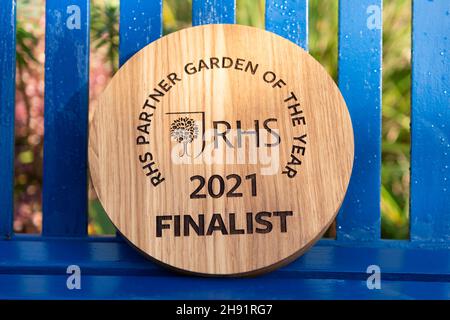 Fontwell, West Sussex, 3. Dezember 2021. Die Royal Horticultural Society gab am Freitag bekannt, dass Denmans Garden, ein RHS-Partnergarten, beim Wettbewerb „RHS Partner Garden of the Year“ zum regionalen Gewinner für die Südost- und Kanalinseln ernannt wurde. Der erste Wettbewerb lud RHS-Mitglieder ein, ‘für ihren bevorzugten 2021 Feel Good’-Garten zu stimmen, in Anerkennung der Vorteile für Gesundheit und Wohlbefinden, die sich aus dem Besuch von Gärten ergeben. Sechs Gärten wurden als regionale Gewinner ausgewählt und die Larch Cottage Nurseries wurde zum Gesamtsieger gewählt. „Es gibt viele tolle und wunderschöne RHS Stockfoto