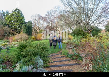 Fontwell, West Sussex, 3. Dezember 2021. Die Royal Horticultural Society gab am Freitag bekannt, dass Denmans Garden, ein RHS-Partnergarten, beim Wettbewerb „RHS Partner Garden of the Year“ zum regionalen Gewinner für die Südost- und Kanalinseln ernannt wurde. Der erste Wettbewerb lud RHS-Mitglieder ein, ‘für ihren bevorzugten 2021 Feel Good’-Garten zu stimmen, in Anerkennung der Vorteile für Gesundheit und Wohlbefinden, die sich aus dem Besuch von Gärten ergeben. Sechs Gärten wurden als regionale Gewinner ausgewählt und die Larch Cottage Nurseries wurde zum Gesamtsieger gewählt. „Es gibt viele tolle und wunderschöne RHS Stockfoto