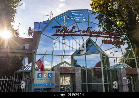 Sitz von Programm III des Polnischen Rundfunks und des Polnischen Rundfunks RDC in der Mysliwiecka Straße in Warschau, der Hauptstadt Polens Stockfoto