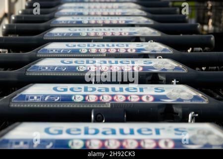 EDEKA Einkaufswagen aus der Nähe und im Vollbildmodus. Goeppingen. Stockfoto
