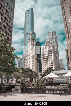 Das Trump International Hotel and Tower ist ein Wolkenkratzer-Condo-Hotel in der Innenstadt von Chicago, Illinois. Das Gebäude ist nach Donald Trump benannt. Stockfoto