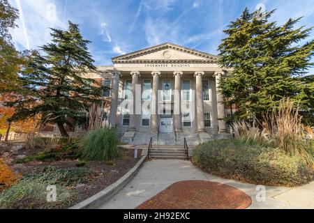 COLLEGE PARK, MD, USA - 20. NOVEMBER: Schuhmacher-Gebäude am 20. November 2021 an der University of Maryland in College Park, Maryland. Stockfoto