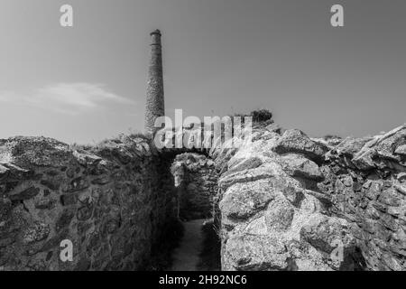 Blick auf die Arsen-Labryinthe bei der Botallack Mine in Cornwall Stockfoto