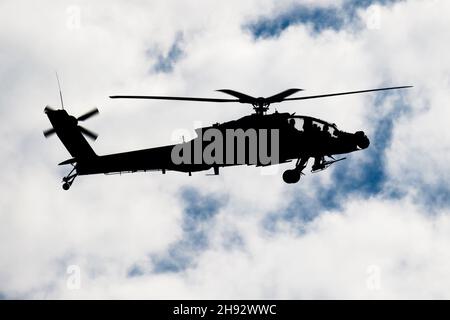 Ostrava, Tschechische Republik - 13. September 2018: Militärhubschrauber auf Luftbasis. Flugbetrieb der Luftwaffe. Luftfahrt und Flugzeuge. Luftverteidigung. Militar Stockfoto