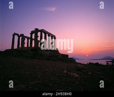 Tempel von Poseidon bei Sonnenuntergang. Stockfoto