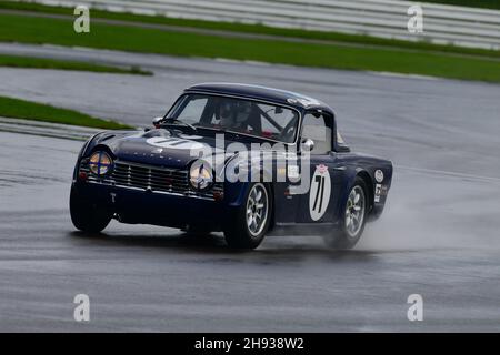 Alan Ross-Jones, Daniel Ross Jones, Mark Hales, Triumph TR4, Royal Automobile Club RAC, Pall Mall Cup, ein dreistündiges Mehrfahrer-Langstreckenrennen für GT Stockfoto