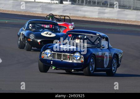 Alan Ross-Jones, Daniel Ross Jones, Mark Hales, Triumph TR4, Royal Automobile Club RAC, Pall Mall Cup, ein dreistündiges Mehrfahrer-Langstreckenrennen für GT Stockfoto