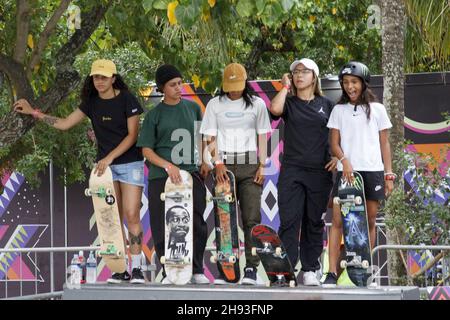 Rio de Janeiro, Brasilien. 3rd Dez 2021. Oi STU Open Rio de Skate. 3. Dezember 2021, Rio de Janeiro, Brasilien: Skater Rayssa Leal am dritten Tag des Oi STU (Skate Total Urbe) Open Rio, das am Duo Square in Barra da Tijuca in Rio de Janeiro am Freitag (3) stattfand. Bild: Erica Martin/TheNews2 (Bild: © Erica Martin/TheNEWS2 via ZUMA Press Wire) Bild: ZUMA Press, Inc./Alamy Live News Stockfoto