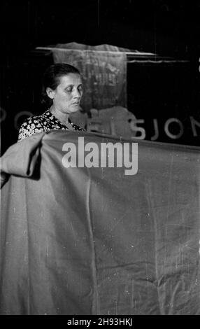 Warszawa, 1947-06. Krajowa konferencja Poalej Syjon Lewica - jednej z partii politycznych mniejszoœci ¿ydowskiej. Obrady dotyczy³y zakoñczonej w³aœnie sesji Organizacji Narodów Zjednoczonych, poœwiêconej utworzeniu pañstwa ¿ydowskiego w Palestynie. po/mgs PAP Dok³adny dzieñ wydarzenia nieustalony. Warschau, Juni 1947. Innenpolitische Konferenz von Poalej Syjon Lewica - einer der politischen Parteien der jüdischen Minderheit. Die Konferenz beendete gerade die UNO-Sitzung über die Schaffung eines jüdischen Staates in Palästina. po/mgs PAP Stockfoto