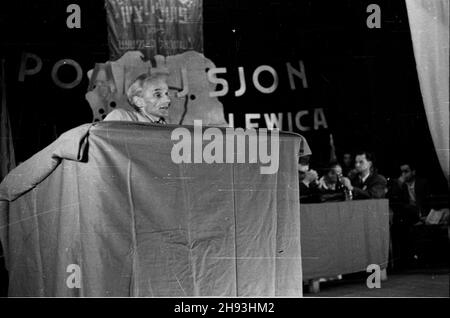 Warszawa, 1947-06. Krajowa konferencja Poalej Syjon Lewica - jednej z partii politycznych mniejszoœci ¿ydowskiej. Obrady dotyczy³y zakoñczonej w³aœnie sesji Organizacji Narodów Zjednoczonych, poœwiêconej utworzeniu pañstwa ¿ydowskiego w Palestynie. po/mgs PAP Dok³adny dzieñ wydarzenia nieustalony. Warschau, Juni 1947. Innenpolitische Konferenz von Poalej Syjon Lewica - einer der politischen Parteien der jüdischen Minderheit. Die Konferenz beendete gerade die UNO-Sitzung über die Schaffung eines jüdischen Staates in Palästina. po/mgs PAP Stockfoto