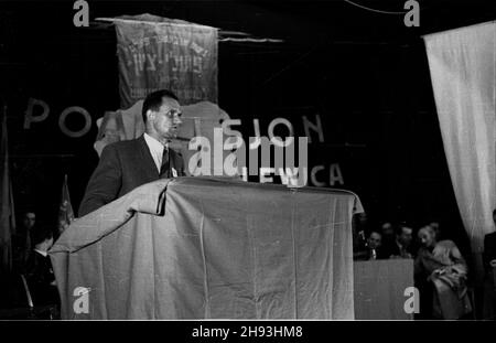 Warszawa, 1947-06. Krajowa konferencja Poalej Syjon Lewica - jednej z partii politycznych mniejszoœci ¿ydowskiej. Obrady dotyczy³y zakoñczonej w³aœnie sesji Organizacji Narodów Zjednoczonych, poœwiêconej utworzeniu pañstwa ¿ydowskiego w Palestynie. po/mgs PAP Dok³adny dzieñ wydarzenia nieustalony. Warschau, Juni 1947. Innenpolitische Konferenz von Poalej Syjon Lewica - einer der politischen Parteien der jüdischen Minderheit. Die Konferenz beendete gerade die UNO-Sitzung über die Schaffung eines jüdischen Staates in Palästina. po/mgs PAP Stockfoto