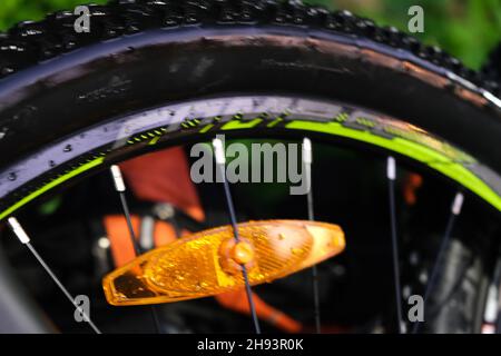 Fahrrad nach dem Waschen mit Spry-Maschine. Hochwertige Fotos Stockfoto