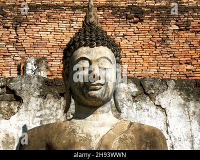 Buddha Statue, Wat Mahathat, Geschichtspark Sukhothai, UNESCO Weltkulturerbe, Mueang Kao, Provinz Sukhothai, Thailand, Asien Stockfoto