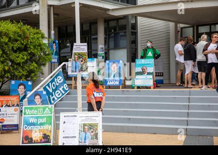 New South Wales council Elections , Wahlzentrum für Northern Beaches Council pittwater ward am 4.. Dezember 2021, als die Wähler ihre Stimmen abgegeben haben,Sydney Stockfoto