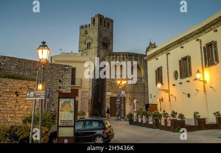 Porta Trapani, Erice, Sizilien, Italien Stockfoto