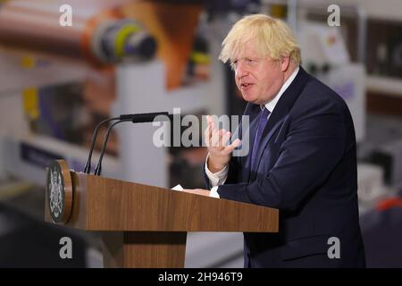 COVENTRY, ENGLAND, Großbritannien - 15. Juli 2021 - der britische Premierminister Boris Johnson hält eine Rede. Der Premierminister Boris Johnson besucht UKBIC, um einen zu liefern Stockfoto