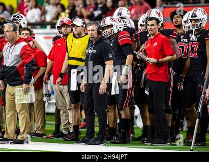 Allegiant Stadium. 03rd Dez 2021. NV U.S.A. Utah-Cheftrainer Kyle Whittingham am Rande des NCAA Pac 12-Fußballturnierspiels zwischen Oregon Ducks und den Utah Utes. Utah gewann 38-10 im Allegiant Stadium. Thurman James/CSM/Alamy Live News Stockfoto