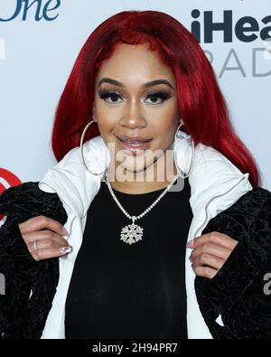 Inglewood, Usa. 03rd Dez 2021. INGLEWOOD, LOS ANGELES, KALIFORNIEN, USA - 03. DEZEMBER: Saweetie kommt auf iHeartRadio 102,7 KIIS FM's Jingle Ball 2021 präsentiert von Capital One auf dem Forum am 3. Dezember 2021 in Inglewood, Los Angeles, Kalifornien, USA statt. (Foto: Xavier Collin/Image Press Agency/Sipa USA) Quelle: SIPA USA/Alamy Live News Stockfoto