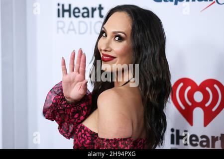 Inglewood, Usa. 03rd Dez 2021. INGLEWOOD, LOS ANGELES, KALIFORNIEN, USA - 03. DEZEMBER: Cheryl Burke kommt bei iHeartRadio 102,7 KIIS FM's Jingle Ball 2021 präsentiert von Capital One, gehalten auf dem Forum am 3. Dezember 2021 in Inglewood, Los Angeles, Kalifornien, USA. (Foto: Xavier Collin/Image Press Agency/Sipa USA) Quelle: SIPA USA/Alamy Live News Stockfoto
