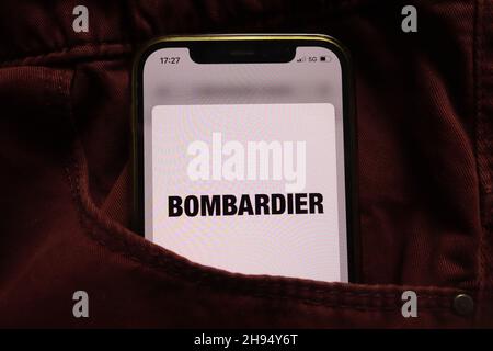 KONSKIE, POLEN - 15. September 2021: Bombardier Inc-Logo auf dem Mobiltelefon, versteckt in der Jeans-Tasche Stockfoto