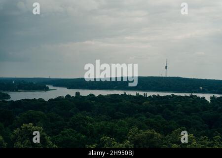 potsdam, deutschland - nov, 2021 Blick vom Pfingstberg auf die Wohnsiedlungen in potsdam. Hochwertige Fotos Stockfoto