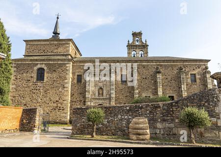 Kloster San Miguel der Duenas, ein Frauenkloster in der Bierzo-Region bei Ponferrada Stockfoto