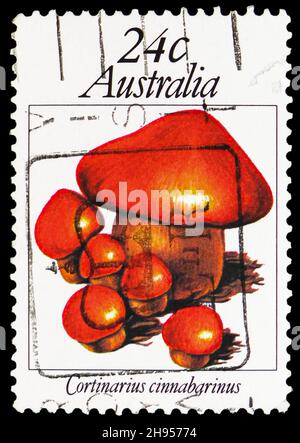 MOSKAU, RUSSLAND - 24. OKTOBER 2021: In Australien gedruckte Briefmarke zeigt Cortinarius cinnabarinus, Pilzserie, um 1981 Stockfoto