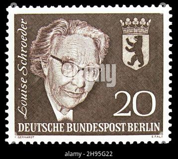 MOSKAU, RUSSLAND - 24. OKTOBER 2021: In Deutschland gedruckte Briefmarke zeigt Louise Schroeder (1887-1957), 4th Todessäurientäurialserie, um 1961 Stockfoto