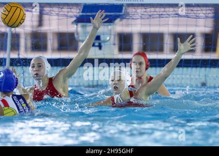 Roma, Italien. 04th Dez 2021. A. Cocchiere (SIS Roma) während des Spiels SIS Roma gegen Plebiscito Padova, Waterpolo Italienische Serie A1 Frauenspiel in Roma, Italien, Dezember 04 2021 Quelle: Independent Photo Agency/Alamy Live News Stockfoto