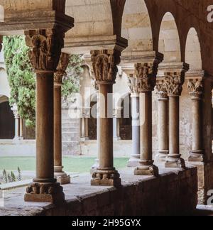 Claustro del Monasterio de Sant Cugat del Vallés. Stockfoto