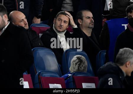 Rom, Italien. 04th Dez 2021. Francesco Totti nimmt am 4th. Dezember 2021 am Fußballspiel der Serie A zwischen AS Roma und dem FC Internazionale im Olimpico-Stadion in Rom (Italien) Teil. Foto Andrea Staccioli/Insidefoto Kredit: Insidefoto srl/Alamy Live News Stockfoto