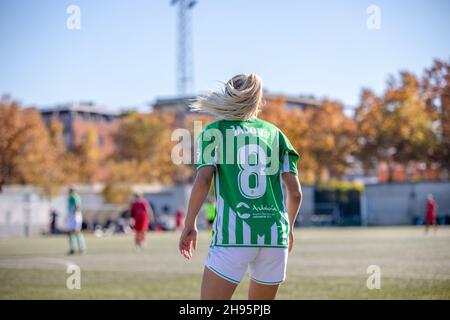 Sevilla, Spanien. 04th Dez 2021. Natalie Jacobs (8) von Real Betis Women beim Primera Iberdrola-Spiel zwischen Real Betis Women und den Frauen des FC Sevilla in Ciudad Deportiva Luis del Sol in Sevilla. (Foto: Mario Diaz Rasero Kredit: Gonzales Foto/Alamy Live News Stockfoto