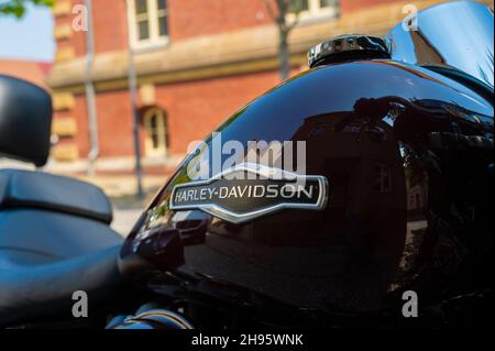 Deutschland , Calau , 07.08.2020 , Schreiben Harley Davidson auf dem Tank Stockfoto