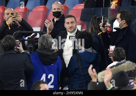 Rom, Italien. 04th Dez 2021. Francesco Totti während des Fußballspiels der Serie A zwischen AS Roma und dem FC Internazionale im Olimpico-Stadion in Rom (Italien), 4th. Dezember 2021. Foto Antonietta Baldassarre/Insidefoto Kredit: Insidefoto srl/Alamy Live News Stockfoto