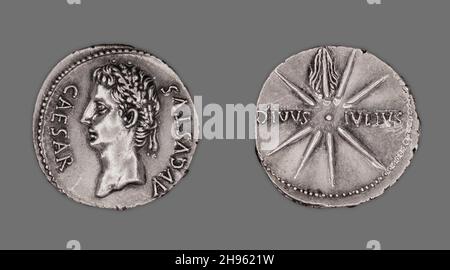 Denar (Münze) mit Kaiser Augustus, 19-18 v. Chr., herausgegeben von Augustus. Komet auf der Rückseite. Geprägt in Hispania, möglicherweise Colonia Caesaraugusta oder Colonia Patricia ((Zaragoza oder Cordoba, im modernen Spanien). Stockfoto