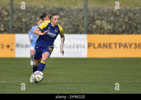 Veronica Pasini von Hellas Verona während des 10th. Tages der Serie A Meisterschaft zwischen den Frauen von S.S. Lazio und den Frauen von Hellas Verona im stadio Mirko Fersini am 4th. Dezember 2021 in Formello, Italien. Stockfoto