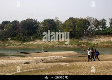 Der Gorai-Madhumati-Fluss ist einer der längsten Flüsse in Bangladesch. Es ist ein Nebenfluss des Ganges. Dieser Fluss von Bangladesch ist voller erstaunlicher Schönheit. Stockfoto