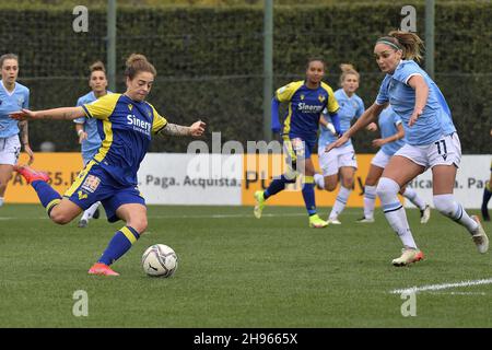 Alessia Rognoni von Hellas Verona während des 10th. Tages der Serie A Meisterschaft zwischen den Frauen von S.S. Lazio und den Frauen von Hellas Verona im stadio Mirko Fersini am 4th. Dezember 2021 in Formello, Italien. Stockfoto