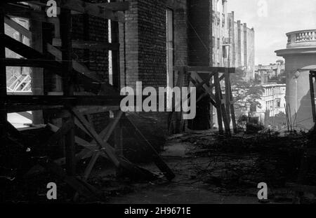 Warszawa, 1947-08. Odbudowa stolicy. NZ. niewykoñczone wnêtrze budynku. Dok³adny dzieñ wydarzenia nieustalony. bk/ak PAP Warschau, 1947. August. Wiederaufbau von Warschau. Bild: Unfinishing im Gebäude. bk/ak PAP Stockfoto