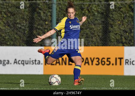 Alessia Rognoni von Hellas Verona während des 10th. Tages der Serie A Meisterschaft zwischen den Frauen von S.S. Lazio und den Frauen von Hellas Verona im stadio Mirko Fersini am 4th. Dezember 2021 in Formello, Italien. Stockfoto