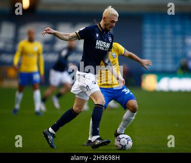 London, Großbritannien. 04th Dez 2021. LONDON, Großbritannien, 04. DEZEMBER:Scott Malone von Millwall während der Sky Bet Championship zwischen Millwall und Birmingham City im Den Stadium, London am 04th. Dezember 2021 Credit: Action Foto Sport/Alamy Live News Stockfoto